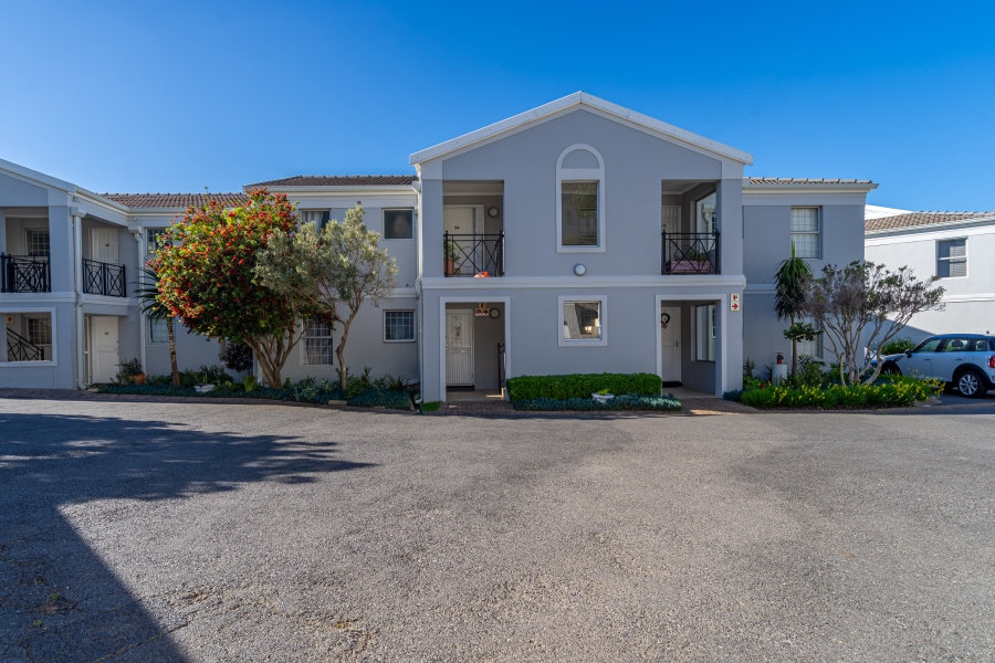 2 Bedroom Property for Sale in Vredehoek Western Cape